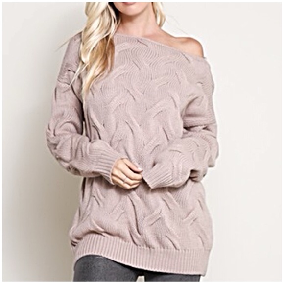 Angelique’s Atelier Sweaters - LAST ONE! Oversized cable knit sweater